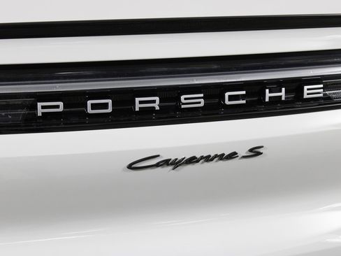 New 2026 Porsche Cayenne S image 13
