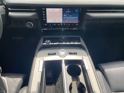 New 2025 Lincoln Navigator Reserve image 9