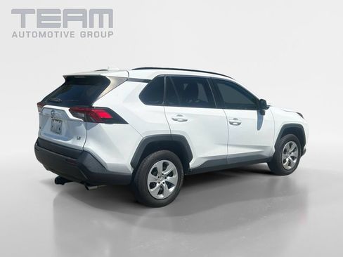 Used 2019 Toyota RAV4 LE FWD image 7