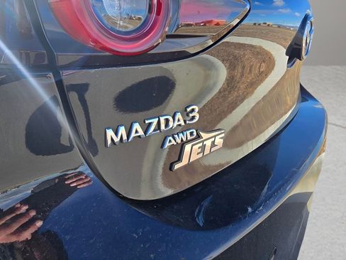 Used 2025 MAZDA MAZDA3 Hatchback w/Premium Plus Pkg image 10