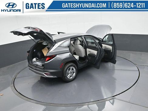 New 2025 Hyundai Tucson SE image 48