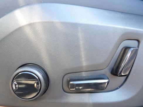 New 2026 Volvo XC90 B6 Core w/ Protection Package Premier image 14