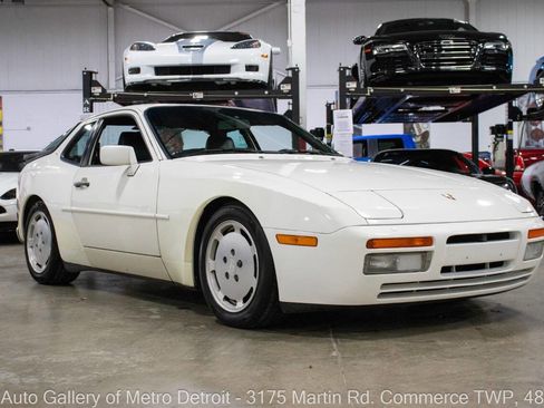 Used 1988 Porsche 944 Turbo image 10