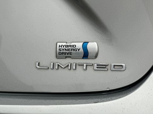 Used 2018 Toyota Avalon Limited image 22