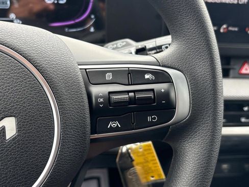 New 2025 Kia Sportage LX image 24