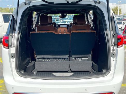 Certified 2024 Chrysler Pacifica Pinnacle FWD image 29