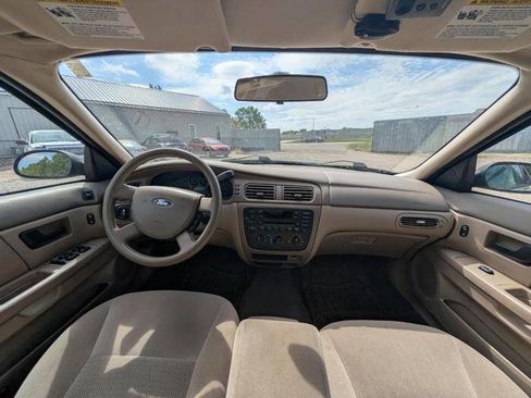 Used 2005 Ford Taurus SE FWD image 32