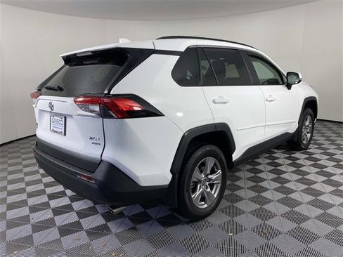 Used 2022 Toyota RAV4 XLE w/ Convenience Package image 9