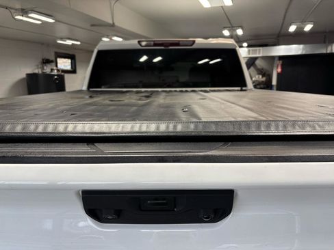 Used 2021 Chevrolet Silverado 2500 Custom w/ Custom Value Package AWD/4WD image 9
