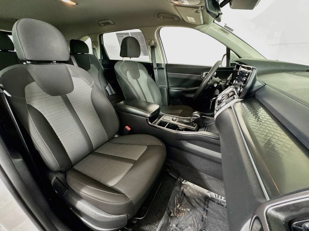Used 2023 Kia Sorento LX FWD image 27