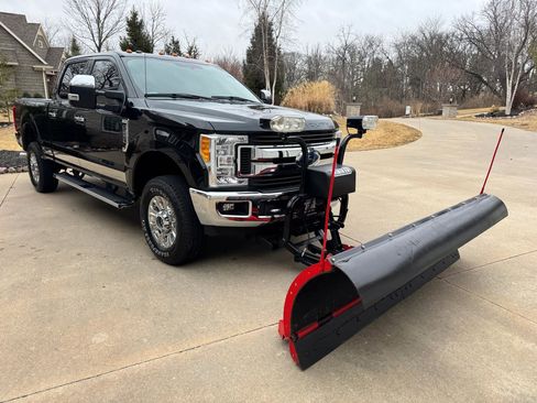 Used 2017 Ford F250 XLT w/ XLT Premium Package image 10