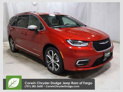 New 2026 Chrysler Pacifica Pinnacle w/ Trailer Tow Group