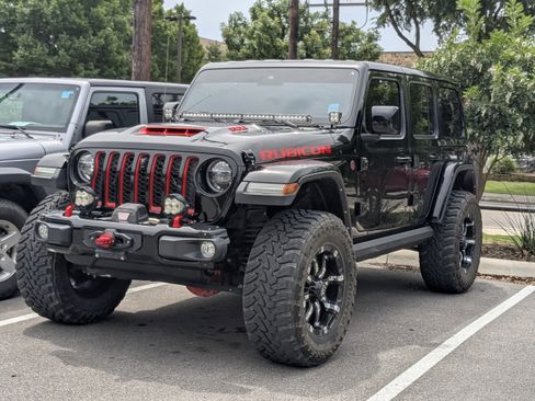 Used 2021 Jeep Wrangler Unlimited Rubicon w/ Dual Top Group AWD/4WD image 3