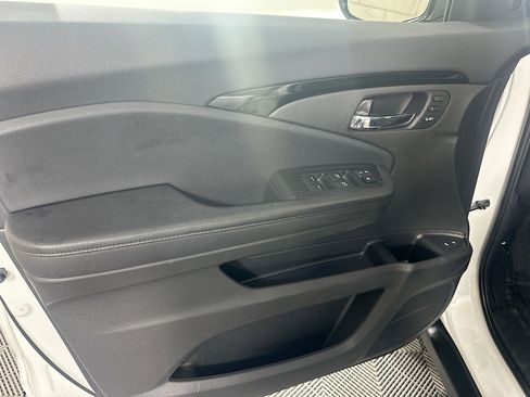Certified 2022 Honda Pilot Touring image 19