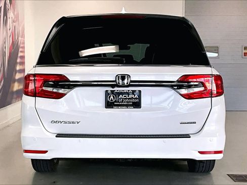 Used 2023 Honda Odyssey Touring image 5