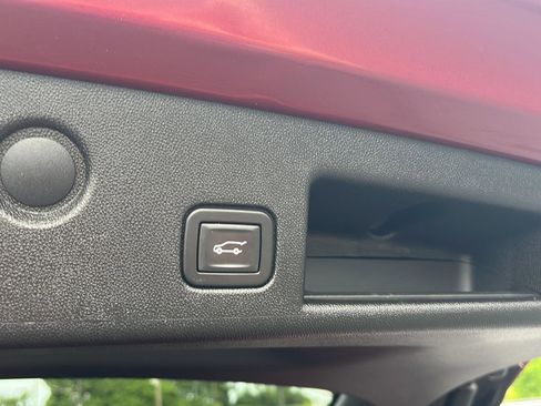 Used 2021 Chevrolet Equinox LT AWD/4WD image 26