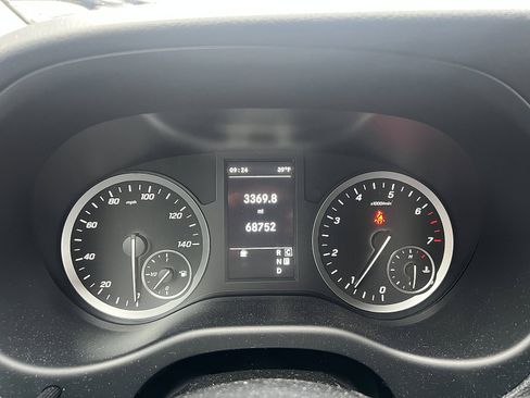 Used 2021 Mercedes-Benz Metris Passenger image 12