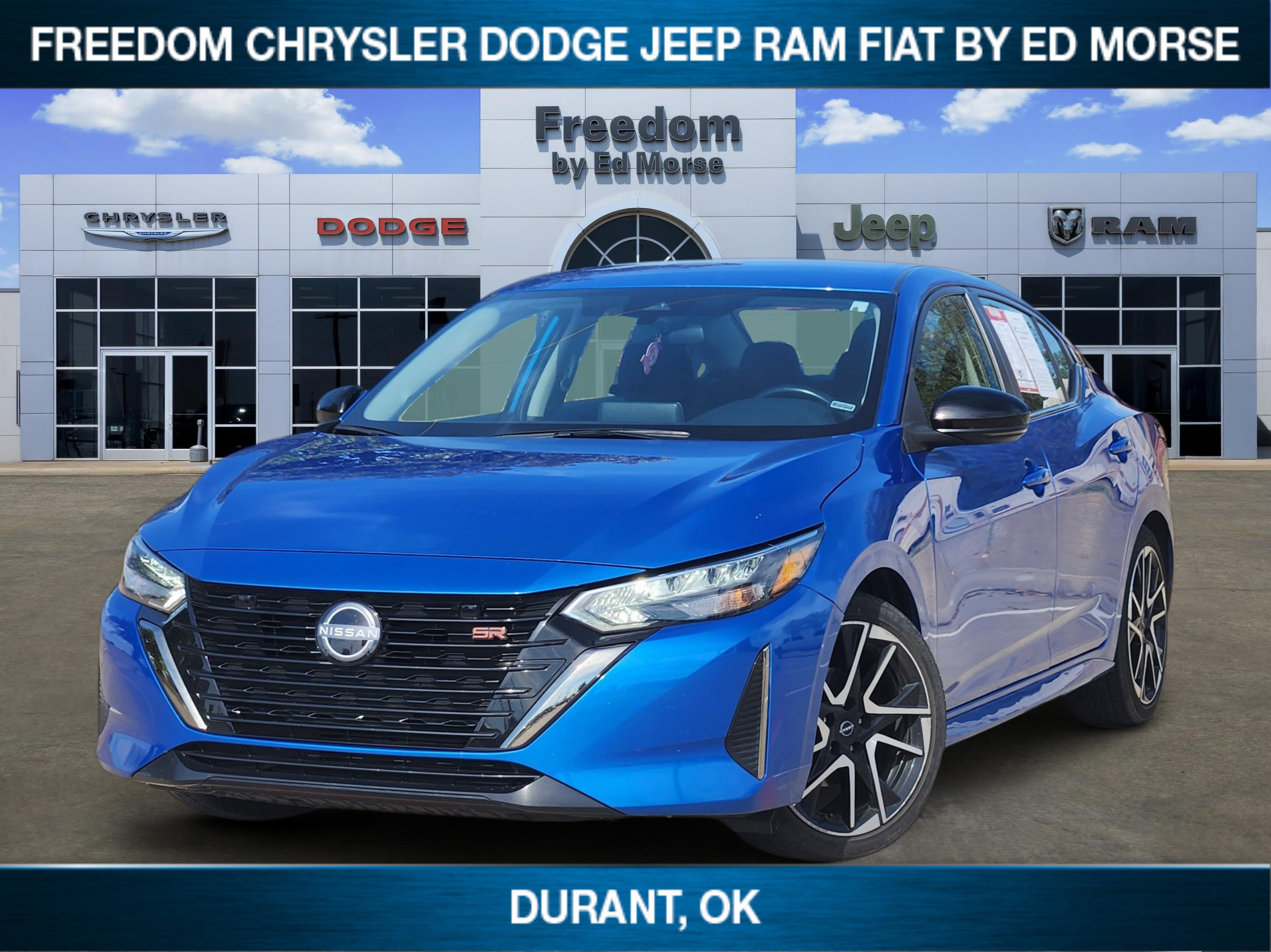 Used 2025 Nissan Sentra SR FWD image 1
