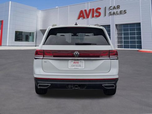 Used 2025 Volkswagen Atlas SE image 7