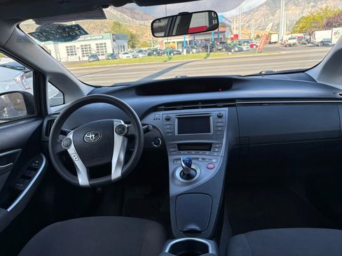 Used 2014 Toyota Prius One image 10