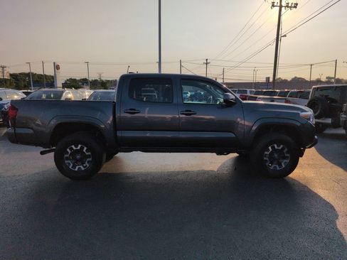 Used 2023 Toyota Tacoma SR AWD/4WD image 6