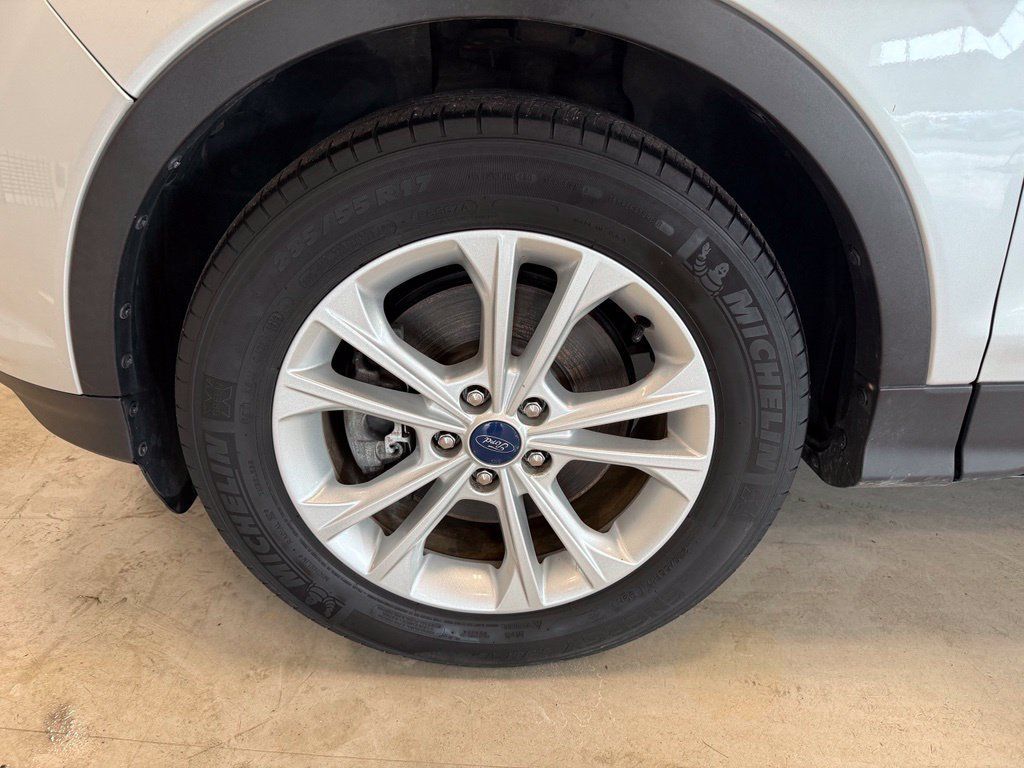 Used 2017 Ford Escape SE FWD image 31