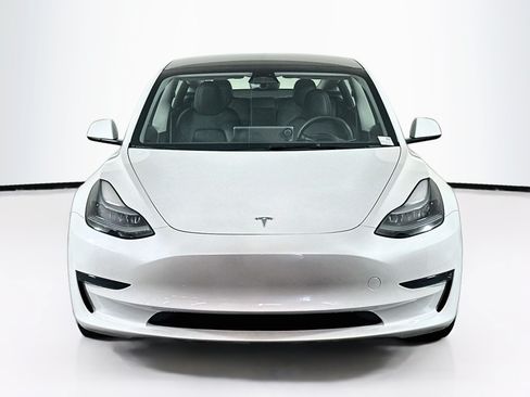 Used 2023 Tesla Model 3 Standard Range RWD image 2