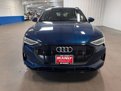 Used 2022 Audi e-tron Premium Plus w/ Premium Plus Package AWD/4WD image 7