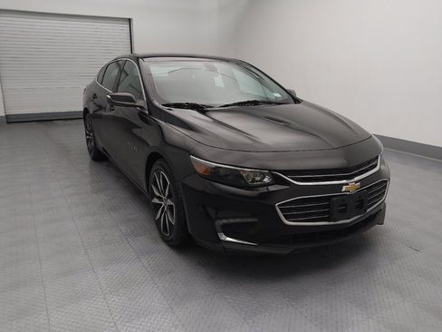 Used 2017 Chevrolet Malibu LT image 14