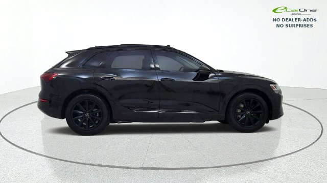 Used 2024 Audi Q8 e-tron Premium AWD/4WD image 9