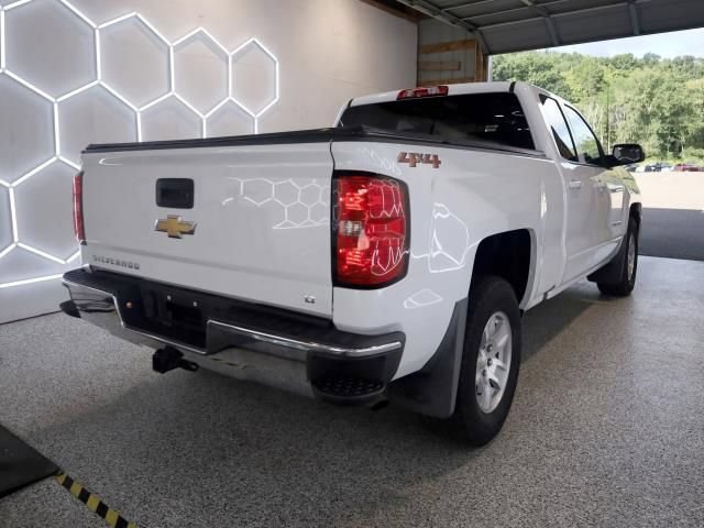 Used 2018 Chevrolet Silverado 1500 LT w/ All Star Edition AWD/4WD image 4