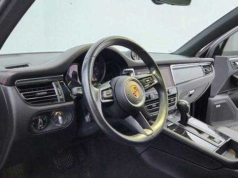 Used 2022 Porsche Macan image 19