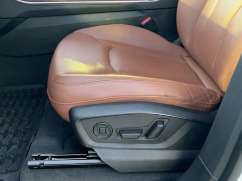 Used 2022 Audi Q8 Prestige w/ Prestige Package image 14