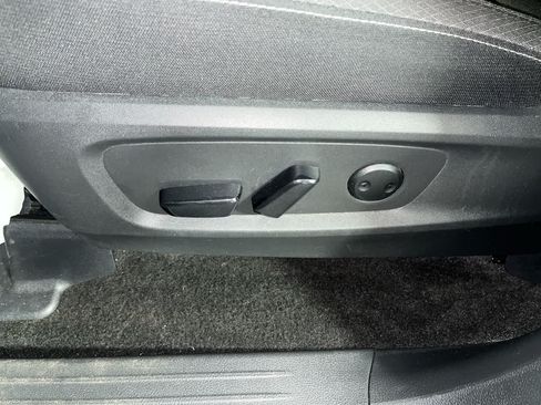 Used 2025 Nissan Pathfinder SV AWD/4WD image 14