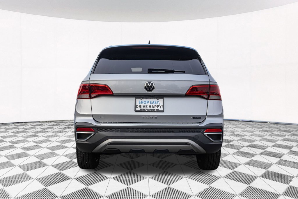 Certified 2023 Volkswagen Taos SE w/ Panoramic Sunroof Package AWD/4WD image 9