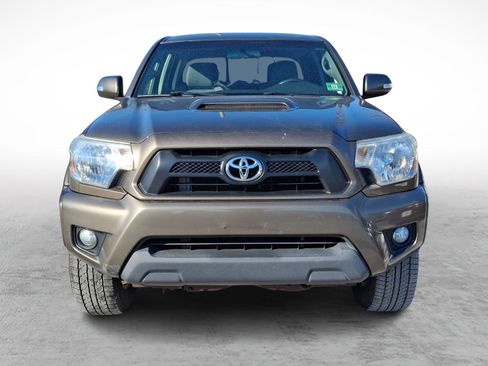 Used 2015 Toyota Tacoma 4x4 Double Cab w/ TRD Sport Package image 2