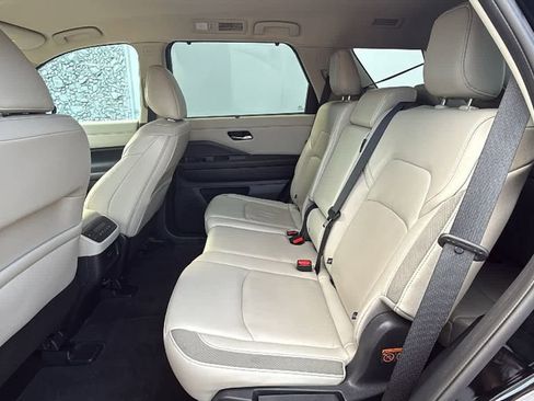 Certified 2023 Nissan Pathfinder SL image 17