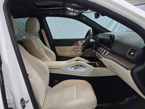 Used 2025 Mercedes-Benz GLE 450 4MATIC image 11