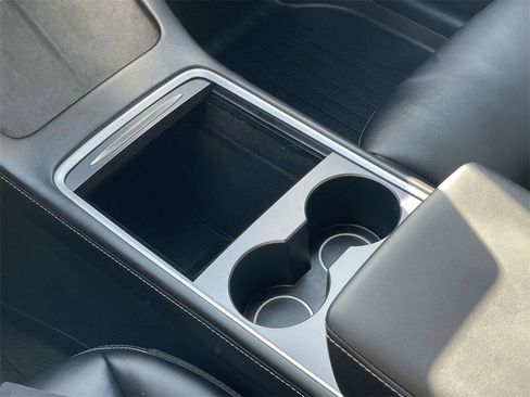 Used 2024 Tesla Model Y Performance image 16