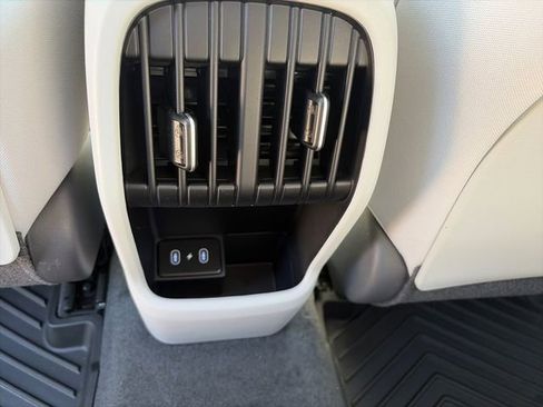 Used 2025 Hyundai Kona SEL FWD image 27