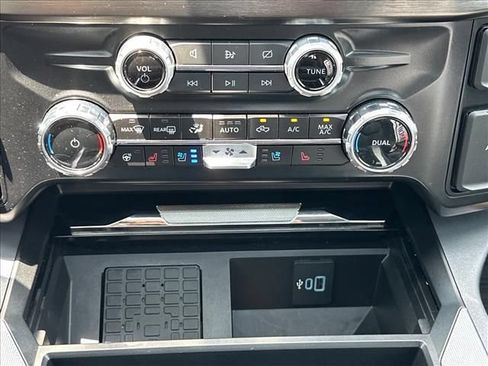 Used 2024 Ford F250 Lariat w/ Lariat Ultimate Package AWD/4WD image 33