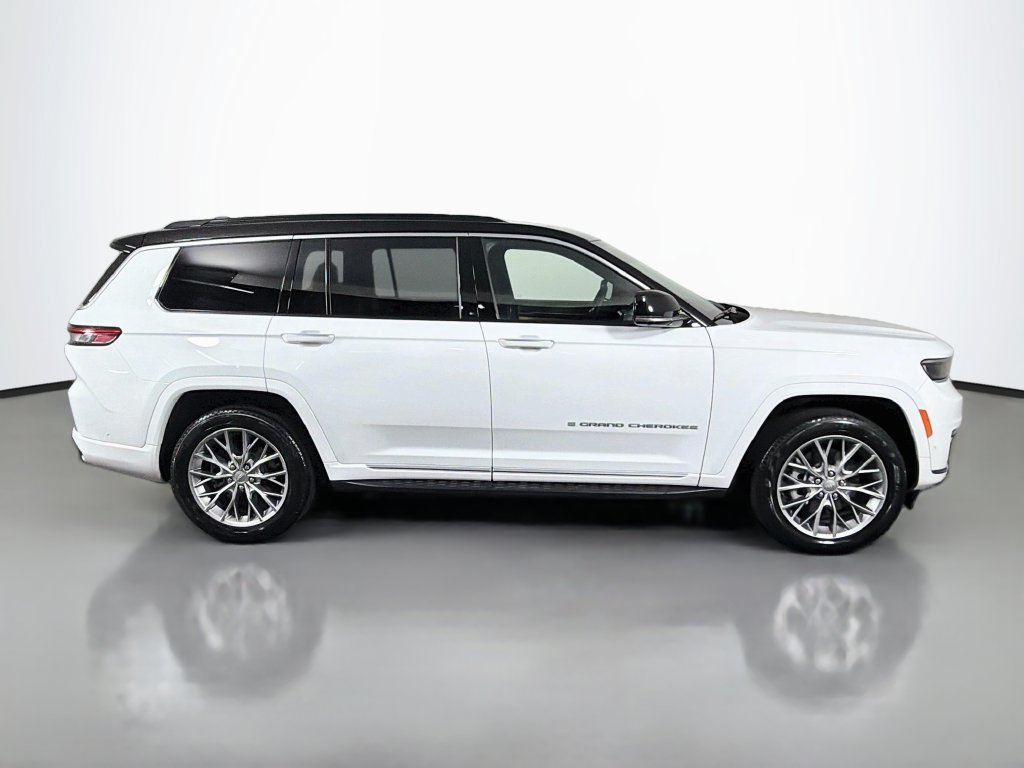 Used 2025 Jeep Grand Cherokee L Summit w/ Luxury Tech Group V AWD/4WD image 8