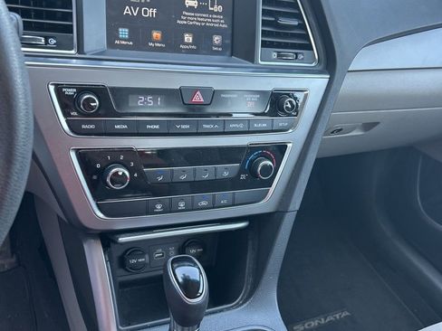 Used 2017 Hyundai Sonata SE image 9