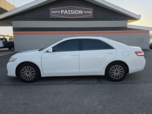 Used 2010 Toyota Camry LE FWD image 2