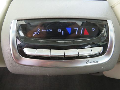 Used 2020 Cadillac XT6 Premium Luxury image 42