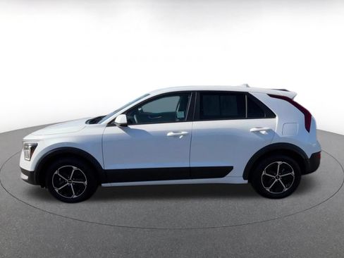 Used 2026 Kia Niro LX FWD image 9
