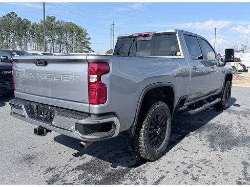 Used 2024 Chevrolet Silverado 2500 LT image 6