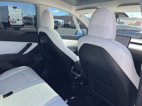 Used 2021 Tesla Model Y Long Range image 20