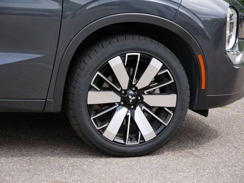 Used 2025 Mitsubishi Outlander AWD image 7