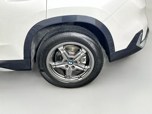 Used 2025 BMW X1 xDrive28i AWD/4WD image 11